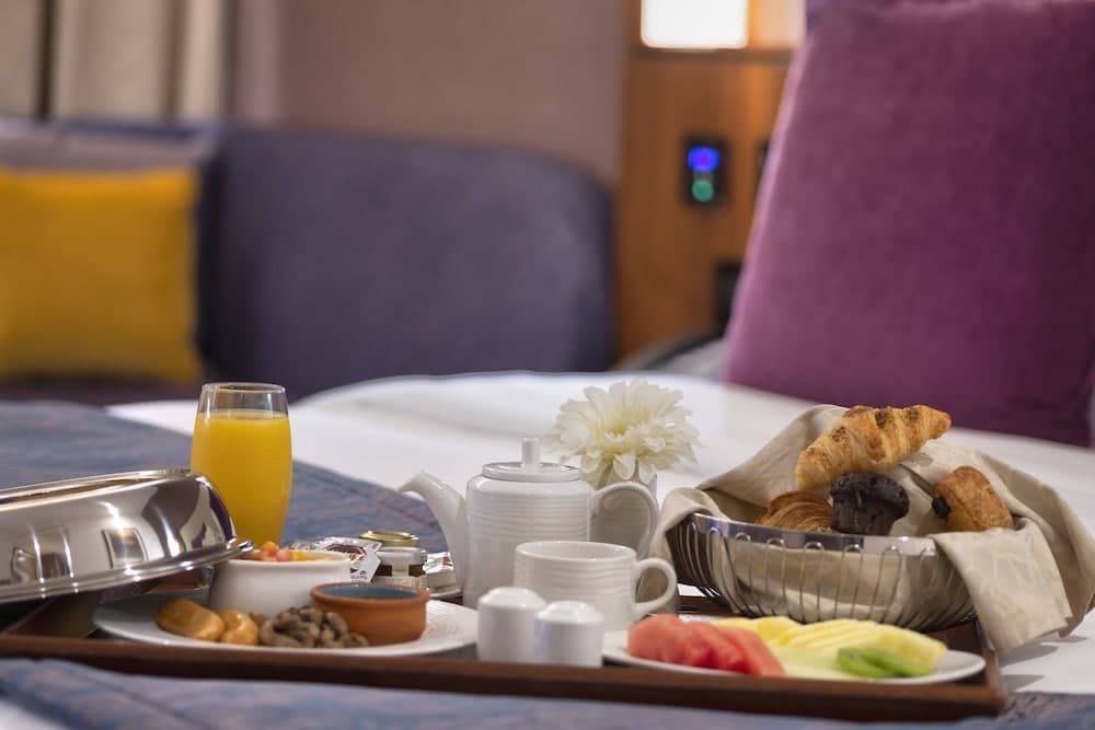 Crowne Plaza Muscat OCEC, an IHG Hotel, Room amenity