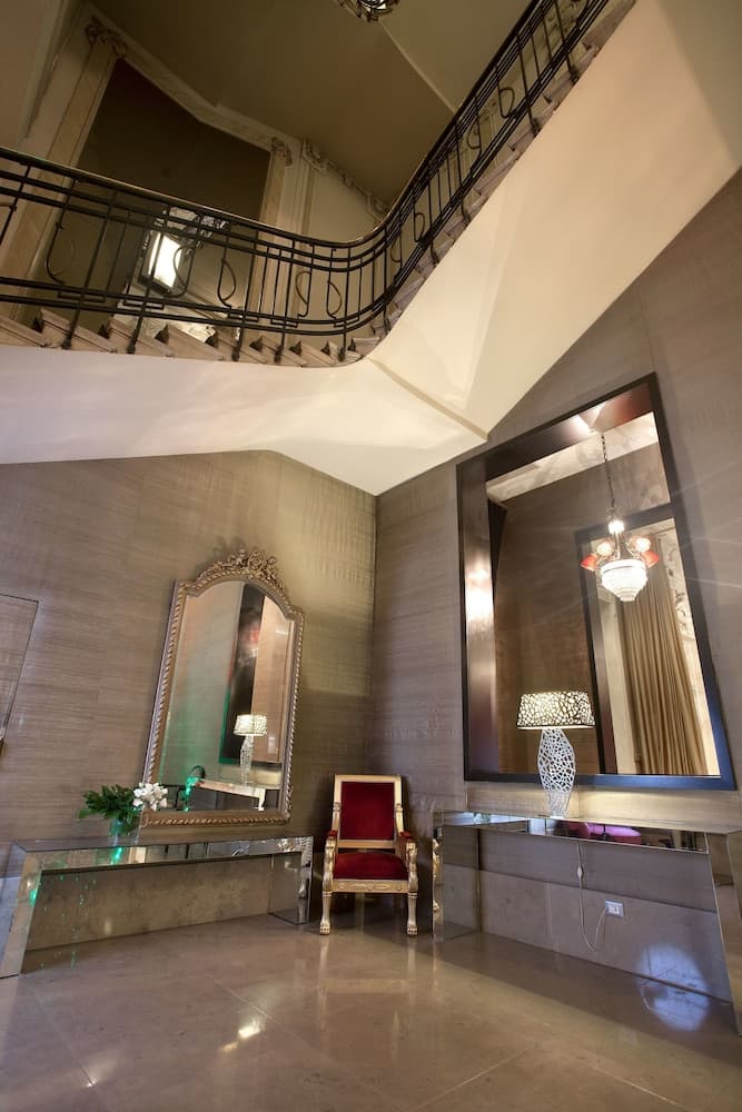 Savoy Hotel, Vestíbulo