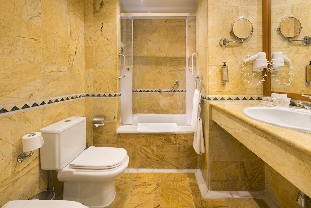 La Cala Resort, Bathroom