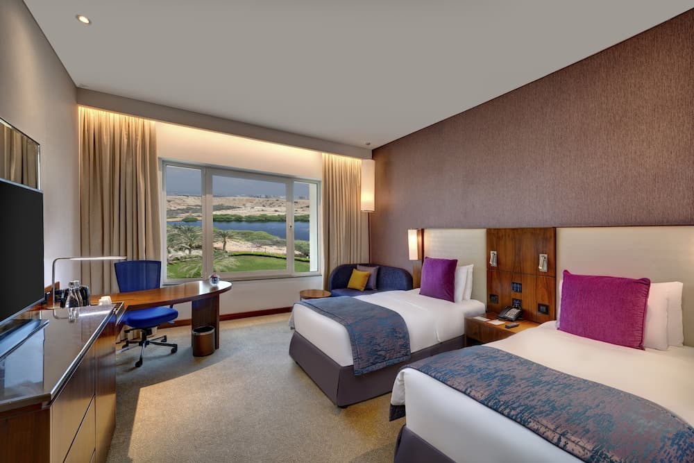 Crowne Plaza Muscat OCEC, an IHG Hotel, Room