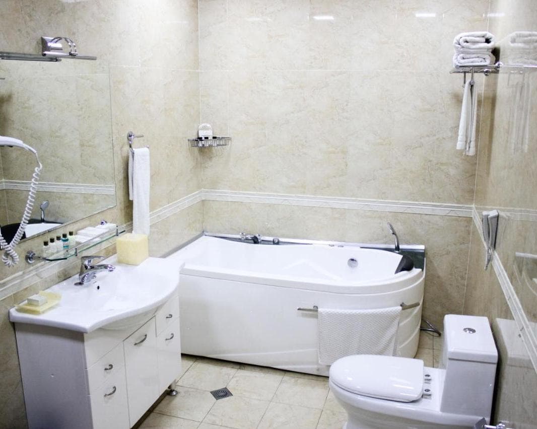 SHEKI PALACE HOTEL , 