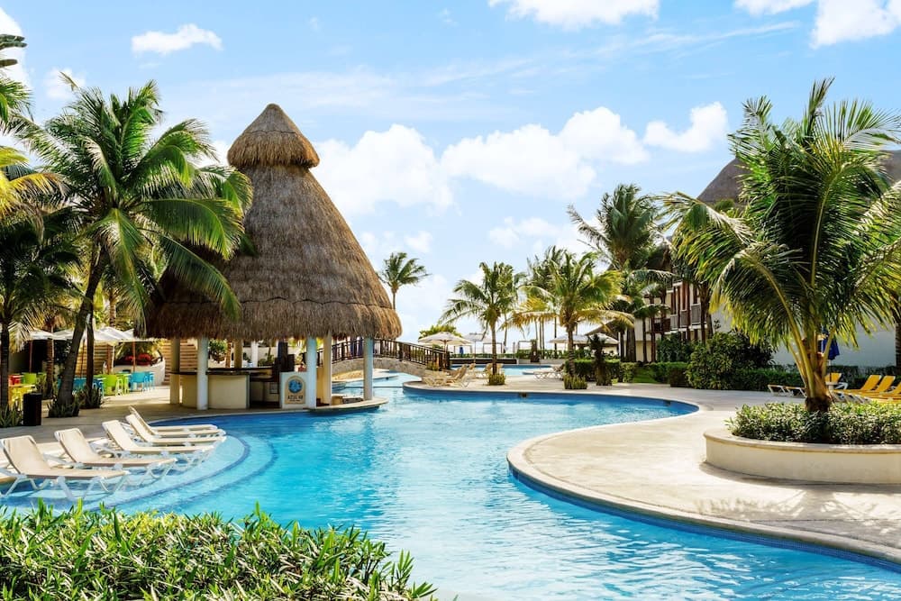 The Reef Coco Beach Resort & Spa- Optional All Inclusive, Outdoor pool