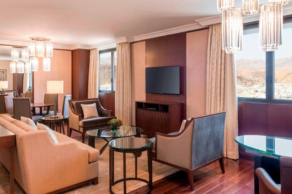Sheraton Oman Hotel, Living area