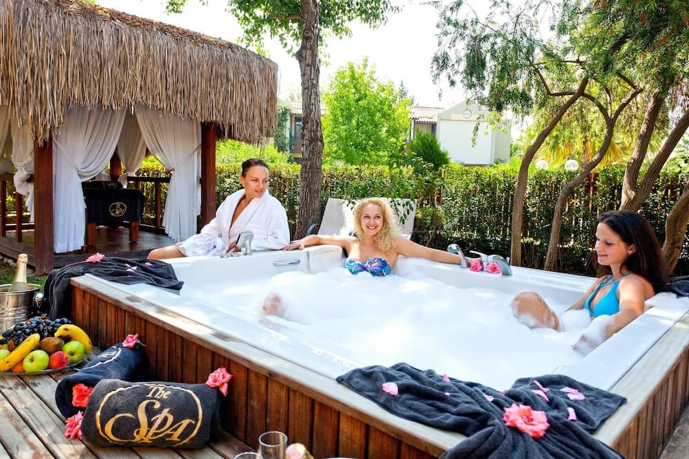 Club Tuana Fethiye, Outdoor spa tub