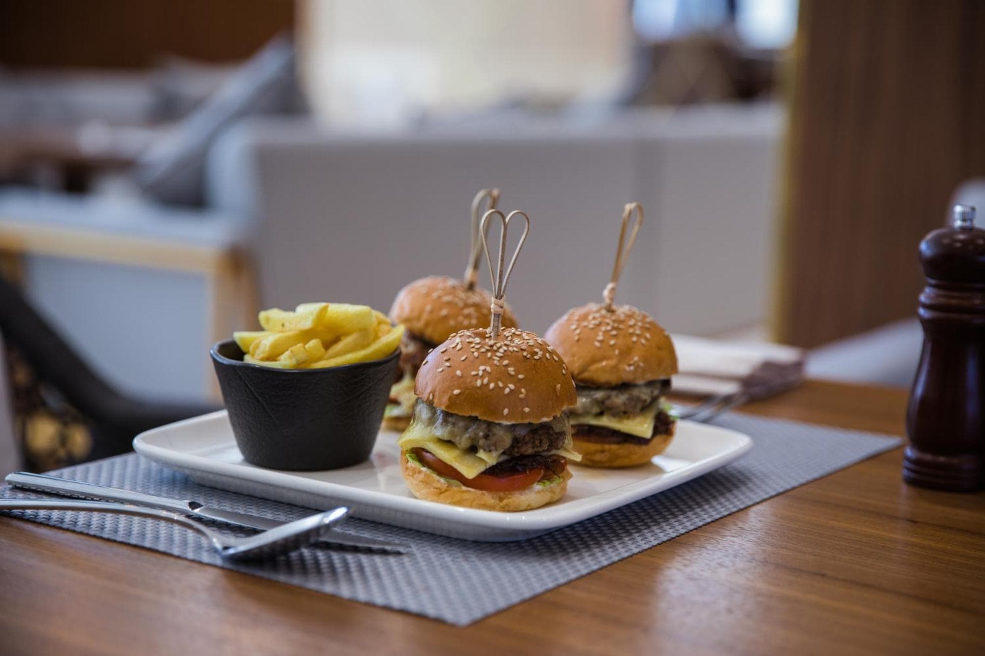 Maani Muscat Hotel & Suites, 