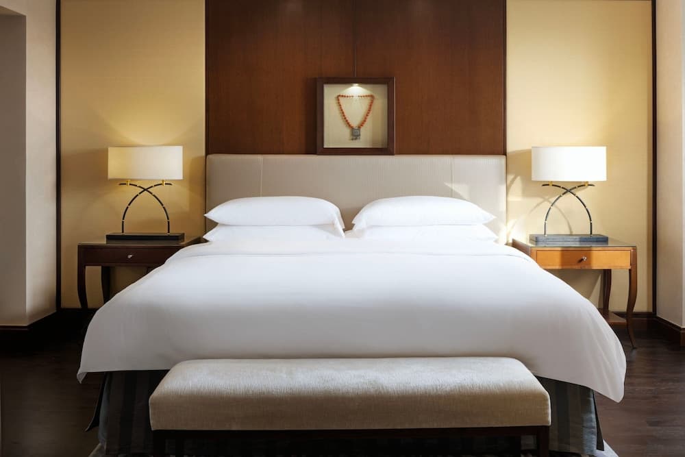 Sheraton Oman Hotel, Room