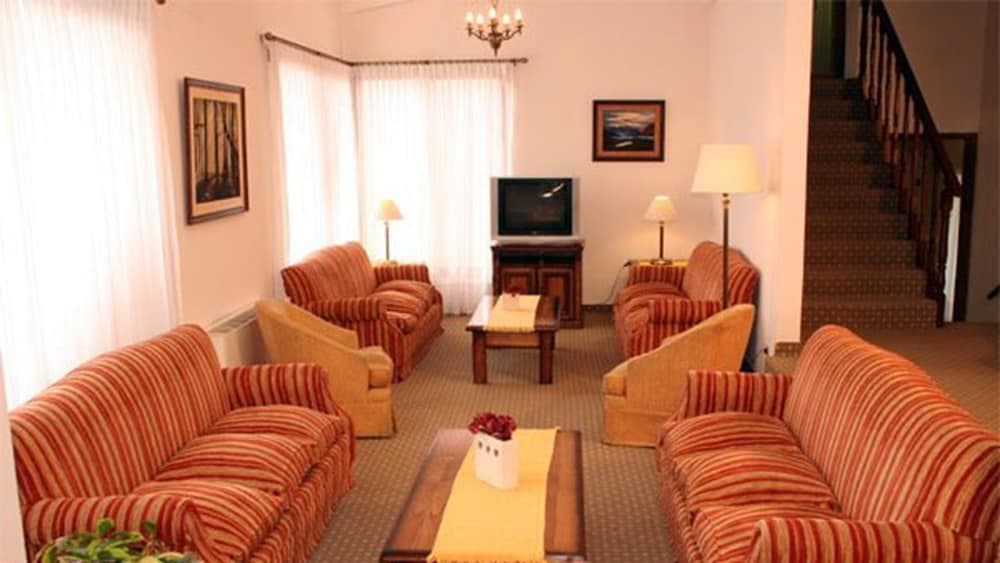 Hotel Kapenke, Lobby Sitting Area