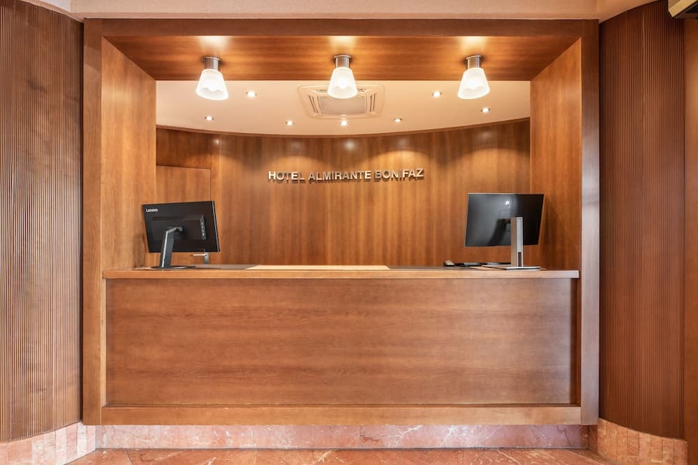 Crisol Almirante Bonifaz, Primary image