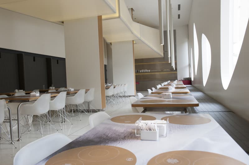 Dazzler Recoleta, BAR