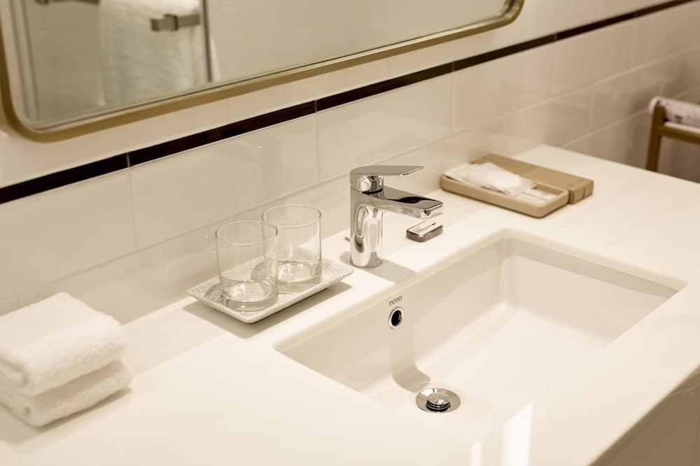 Montien Hotel Surawong Bangkok, Bathroom sink