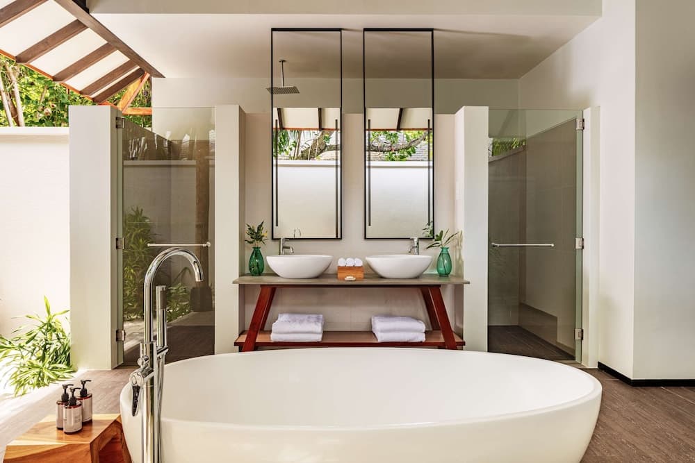 NH Collection Maldives Havodda Resort 2025 - GATTINONI, Bathroom