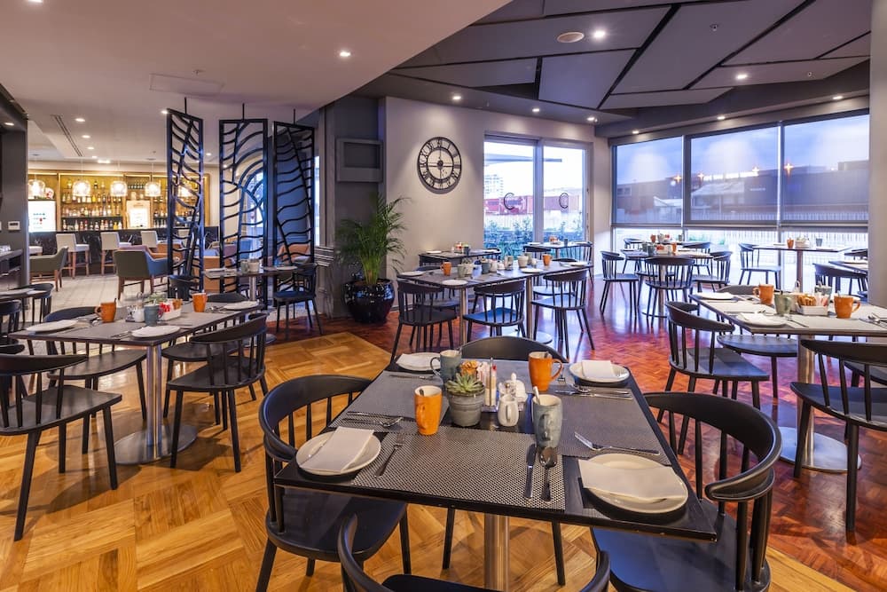 aha Harbour Bridge Hotel & Suites, Restaurant