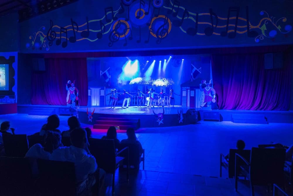 Ocean Blue & Sand Beach Resort - All Inclusive, Theater show