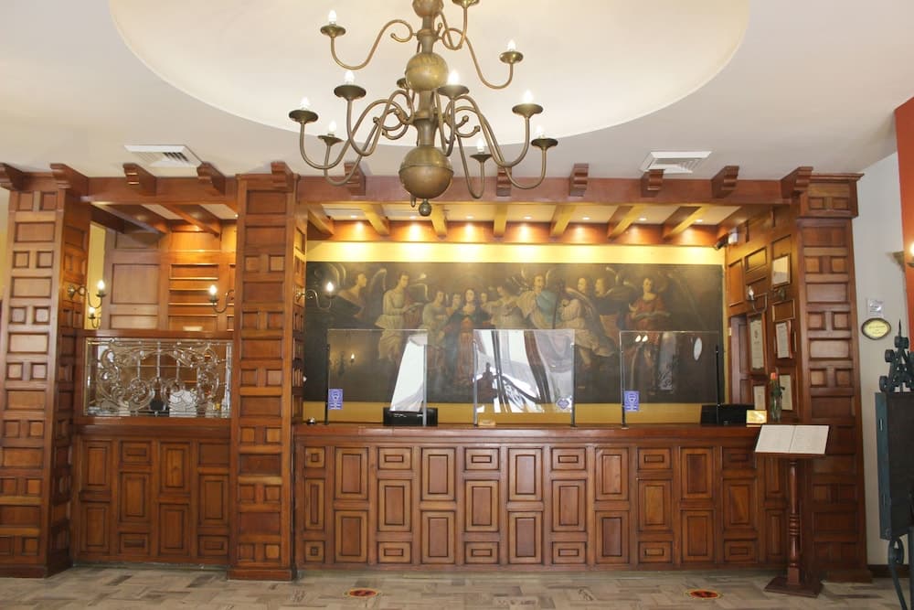 Hotel De Mendoza, Reception