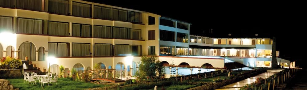 Taypikala Hotel Lago, Front of property - evening/night