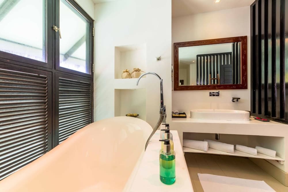 Kihaa Maldives - Trasferimenti Volo Domestico + Barca Veloce Inclusi - Airone Selection, Bathroom