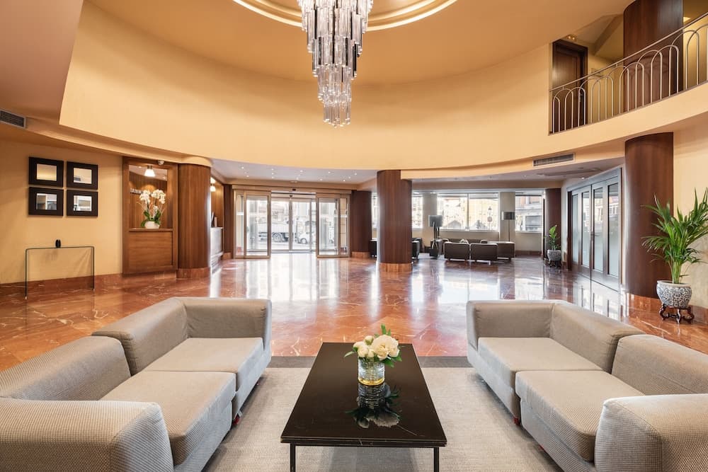 Crisol Almirante Bonifaz, Interior