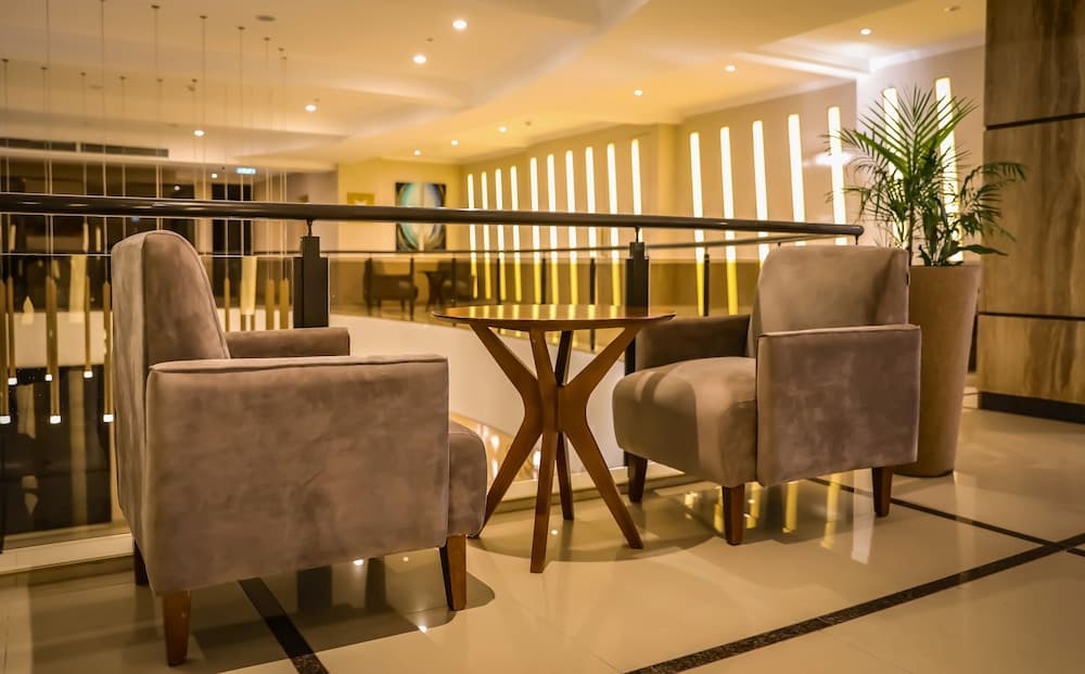 Hotel Royal Princess, Reception