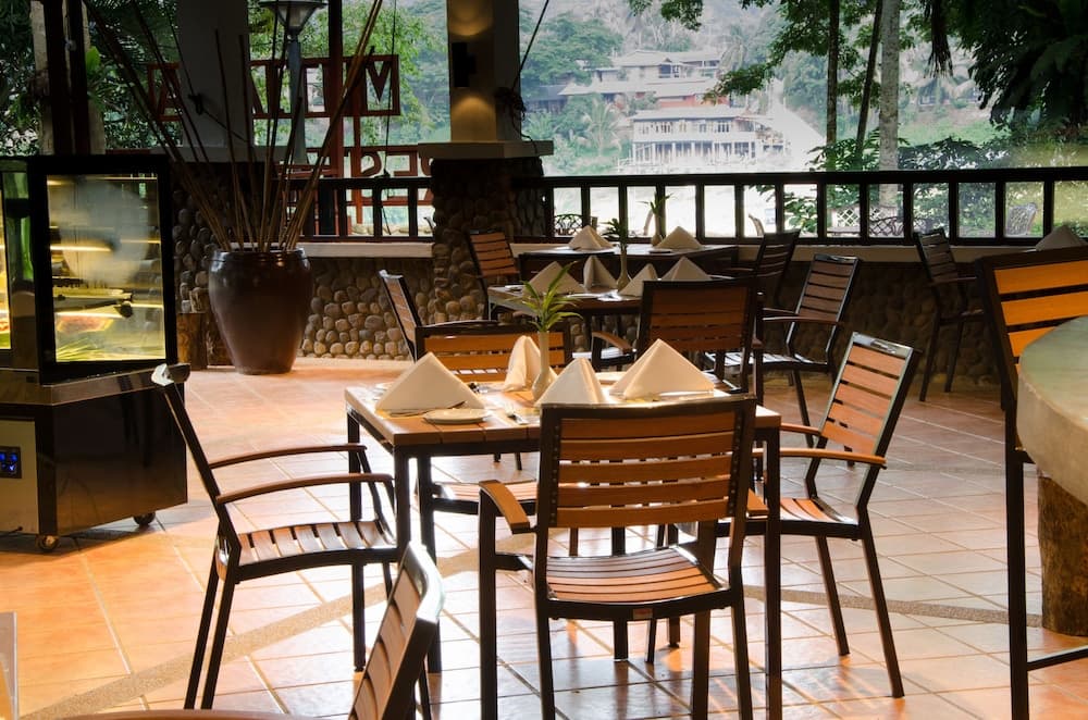 Mutiara Taman Negara, Dining