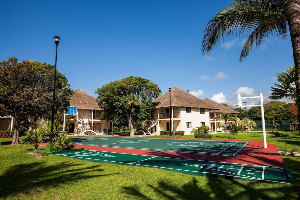 Allegro Playacar, Sports Facility