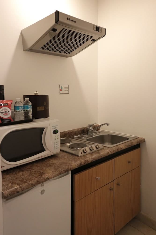 *Hotel & Suites PF, Private kitchenette