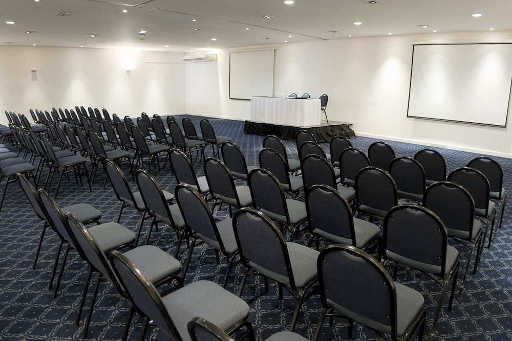 Dazzler by Wyndham Buenos Aires San Martin, Salas de reuniones