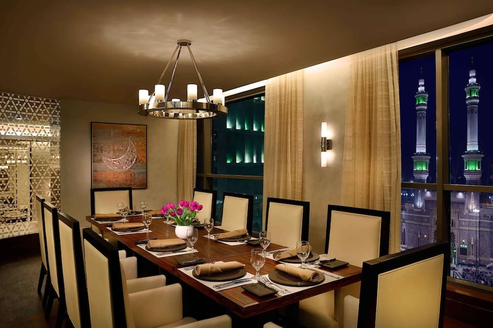 Conrad Makkah, Restaurant