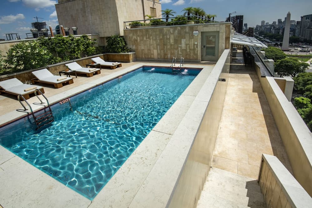 Grand Brizo Buenos Aires, Piscina al aire libre