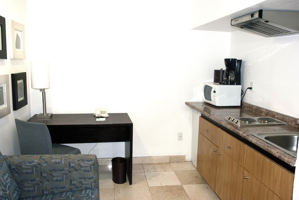 *Hotel & Suites PF, Private kitchenette