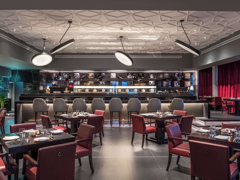 Novotel Muscat Airport, Restaurant