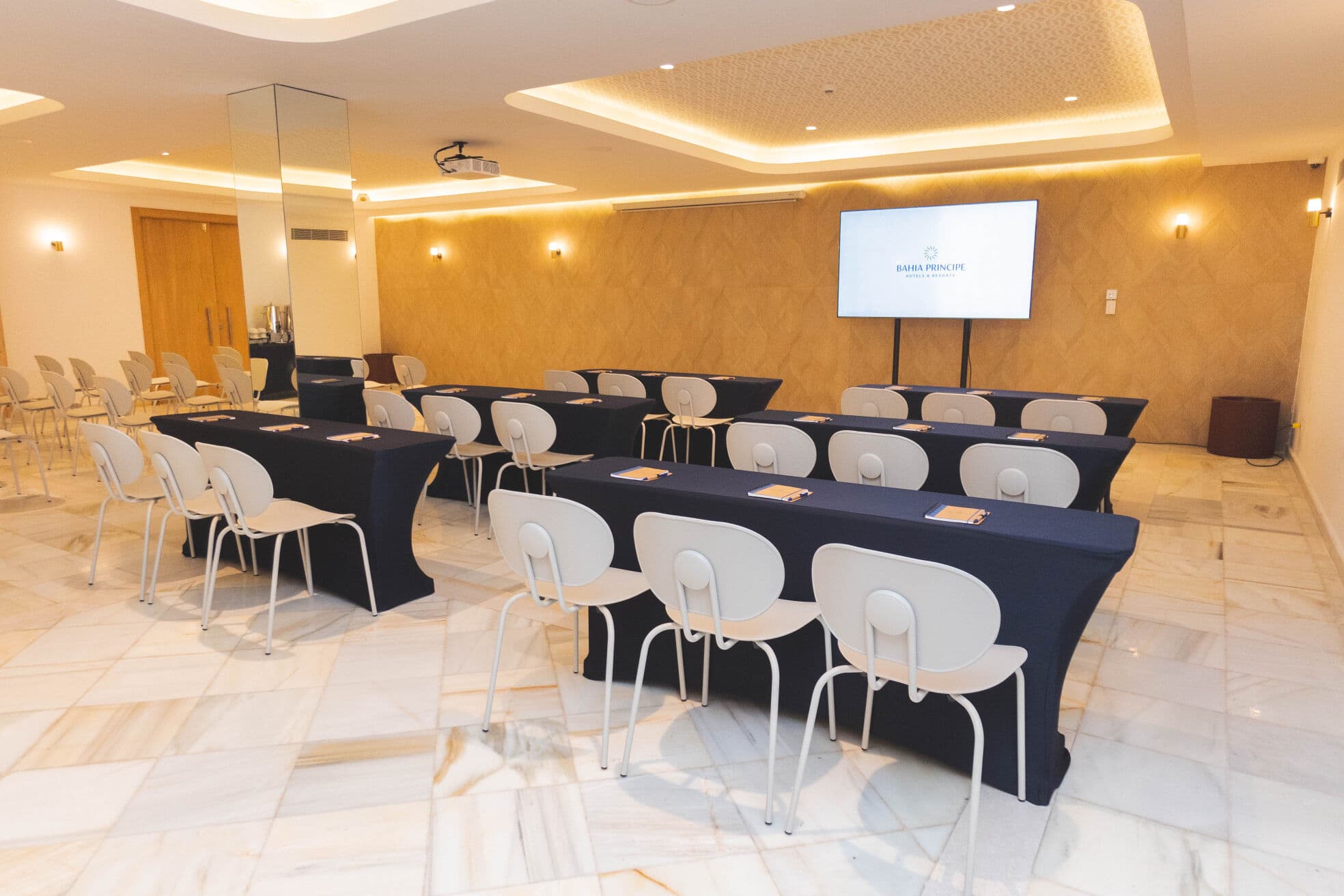 Bahia Principe Luxury Esmeralda, Conferences