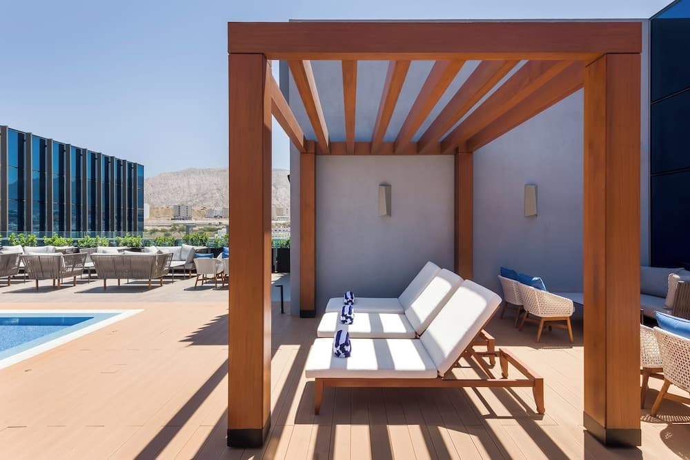 Intercityhotel Bawshar Muscat, Rooftop pool