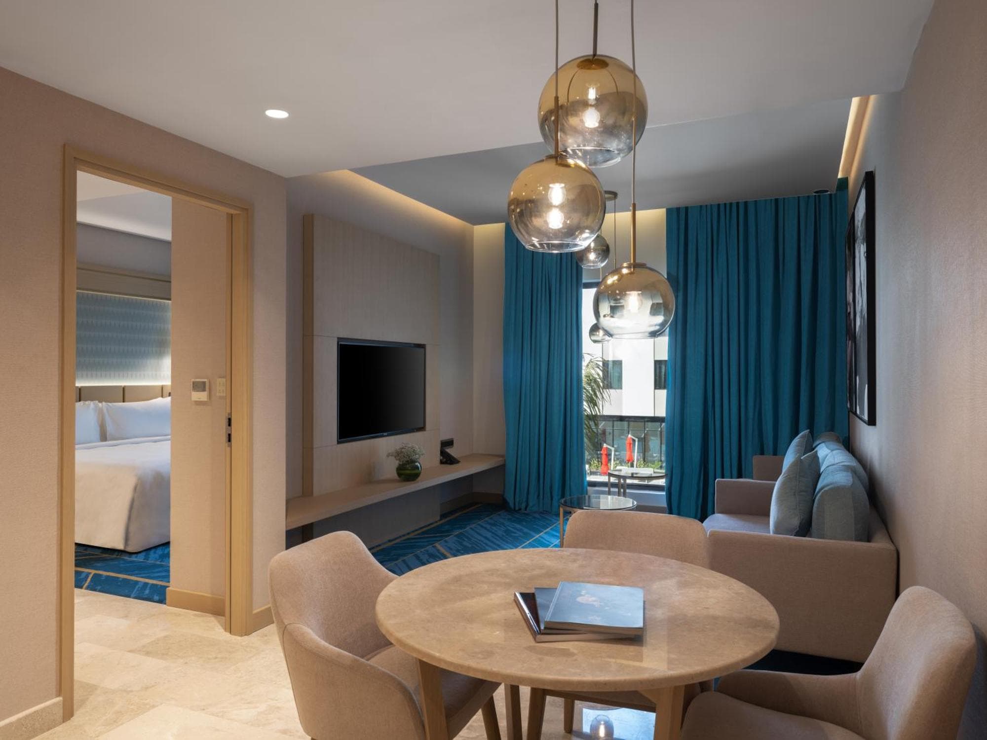 Maani Muscat Hotel & Suites, 