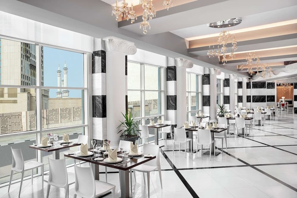 DoubleTree by Hilton Makkah Jabal Omar, Restaurant