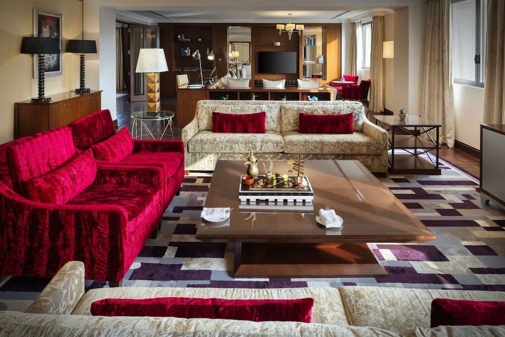 Sheraton Oman Hotel, Living room