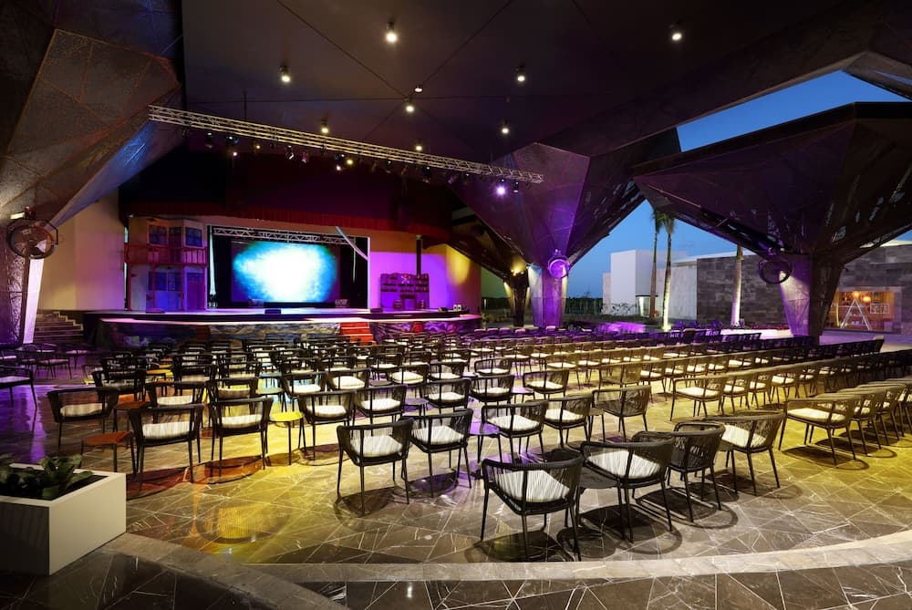 Family Selection at Grand Palladium Costa Mujeres Resort & Spa- All Inclusive (Promo Full Room - ID 2083), Theater show