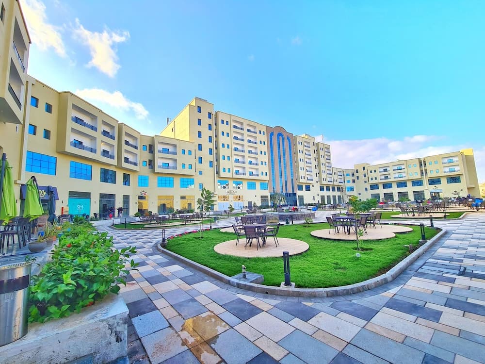 The Plaza Hotel and Resort, Terrace/patio