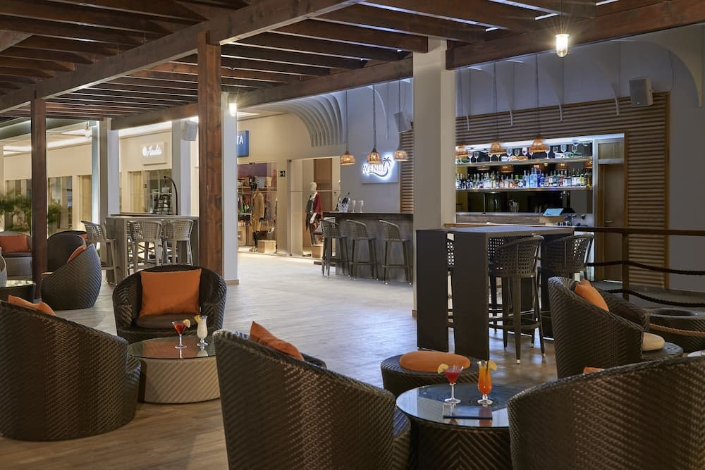 Melia Llana Beach Resort & Spa - Adults Only (18+), Bar