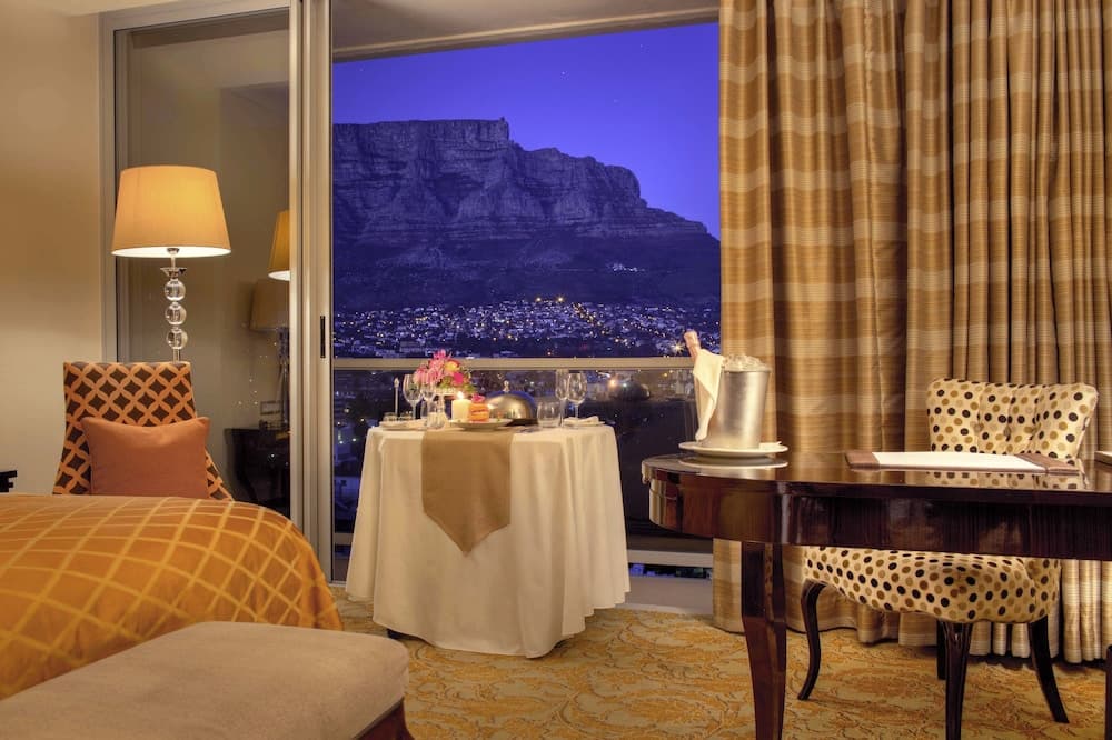 Taj Cape Town, In-room dining