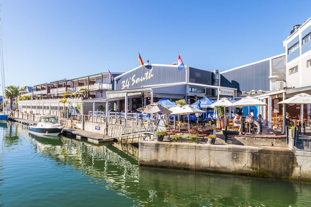 aha The Rex Hotel, Shopping mall