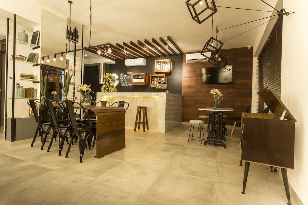 Cosmopolitano Hotel Boutique, Bar