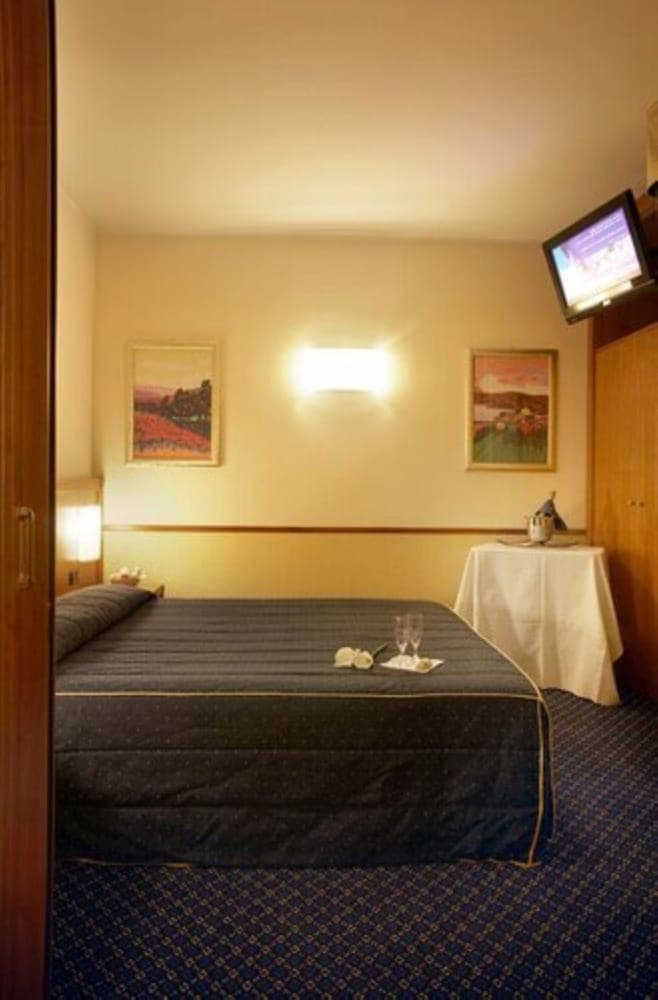 Pacific Hotel Fortino , Room