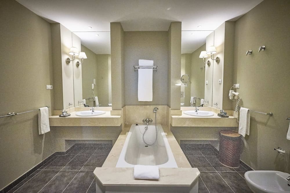 Hotel Fairplay Golf & Spa Resort, Bathroom