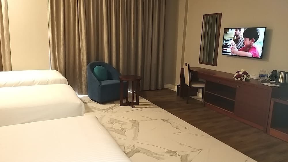 Muscat Gate Hotel, Room