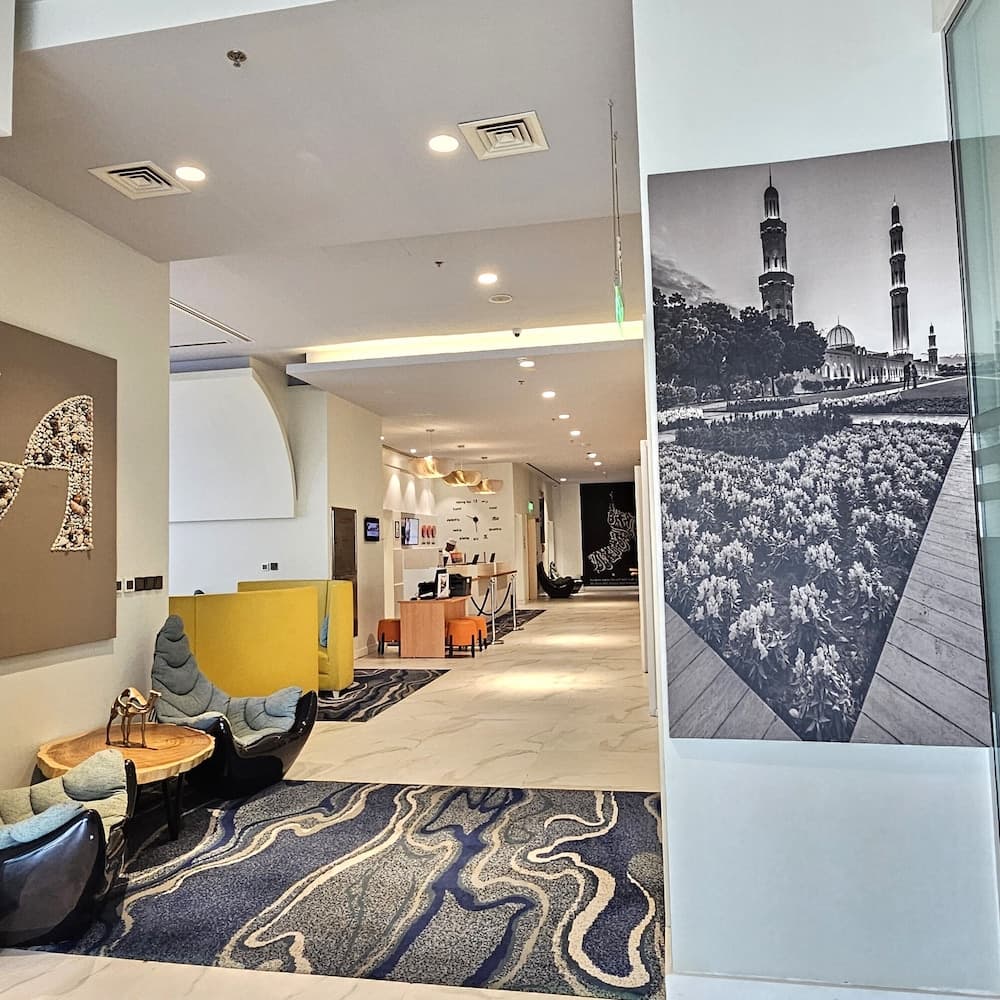 Swiss-Belinn Airport Muscat, Lobby sitting area