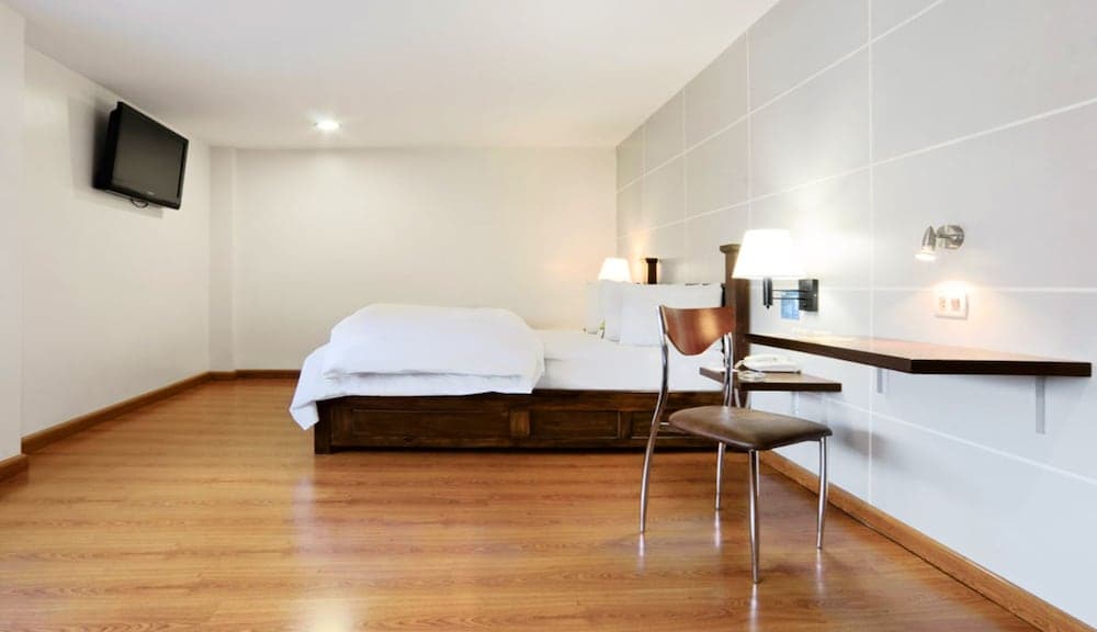 Hotel LP Columbus, Room