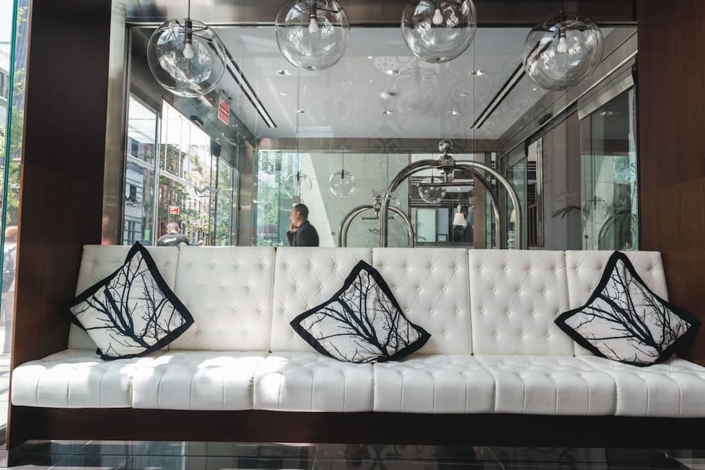 RIU Plaza New York Times Square, Lobby sitting area