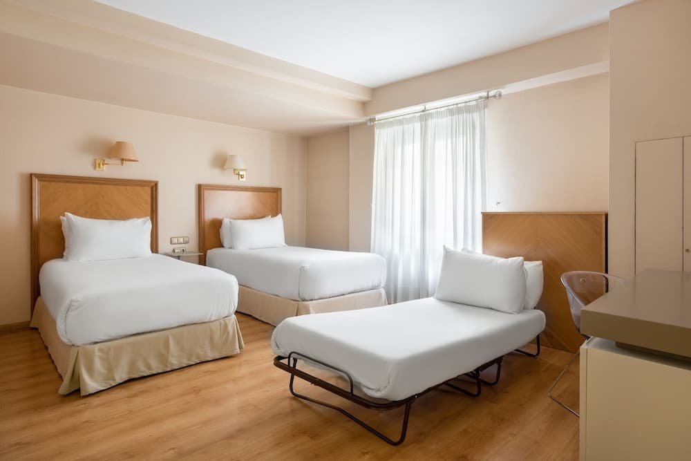 Crisol Almirante Bonifaz, Room