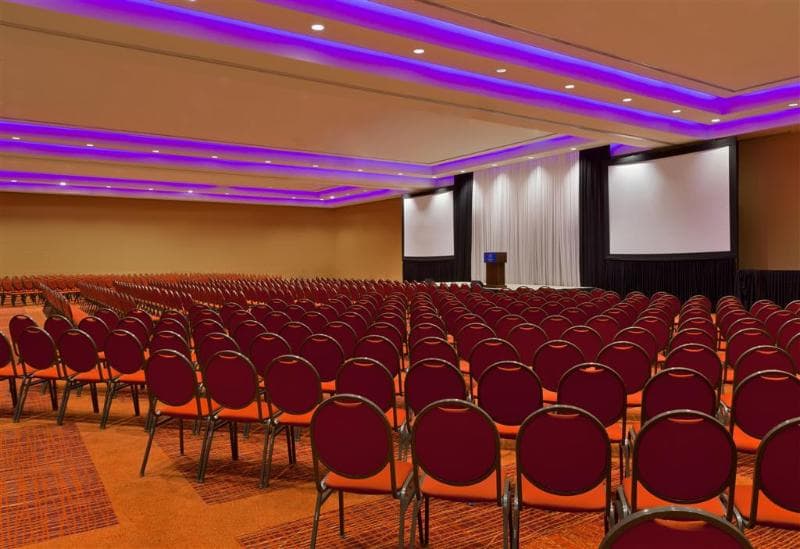 Sheraton Mendoza, CON