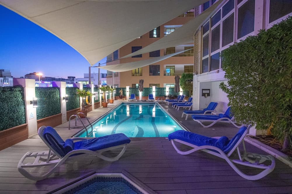 Arabian Courtyard Hotel & Spa, Sundeck